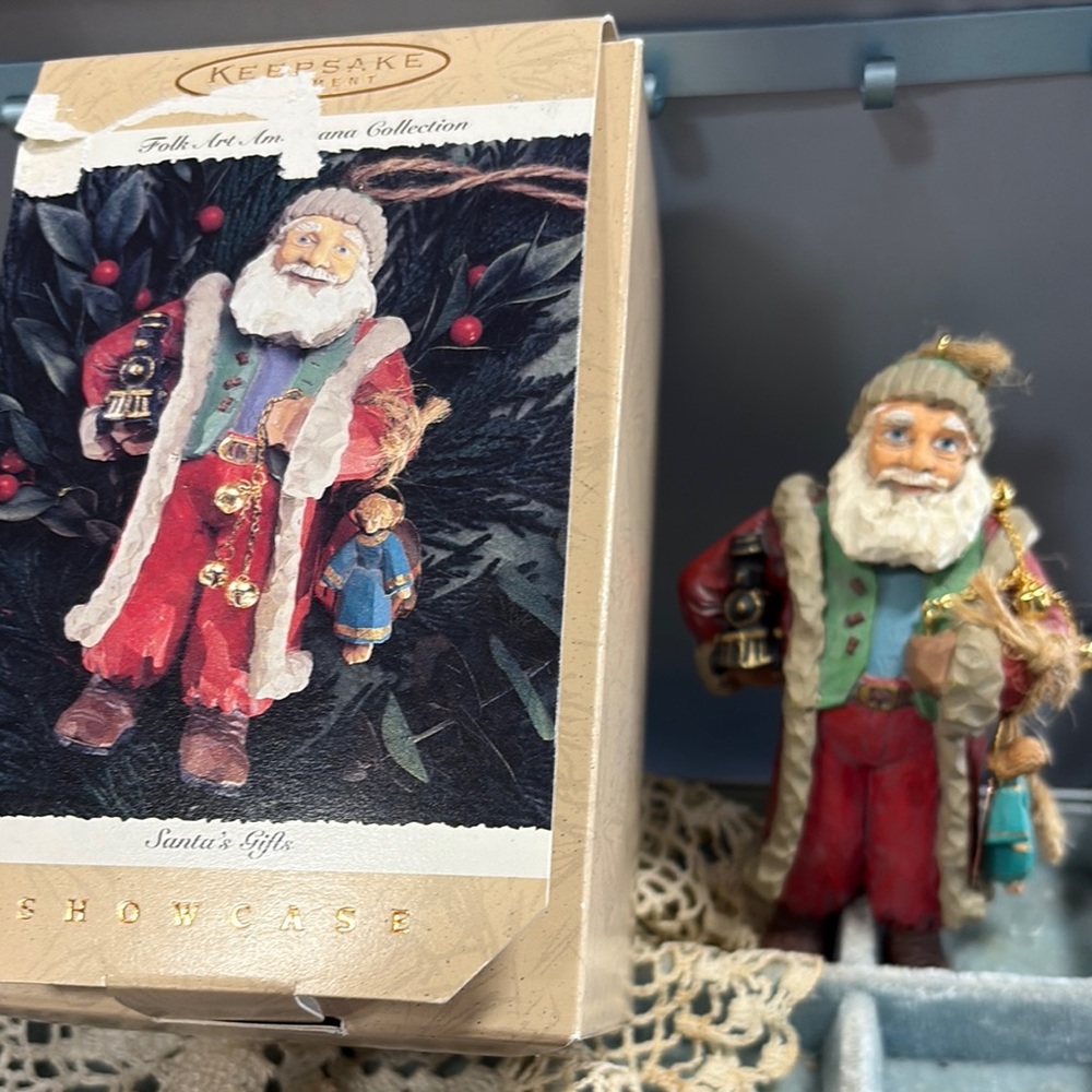 Hallmark 1996 Santa's Gifts Folk Art Americana Collection Keepsake Ornament
A12